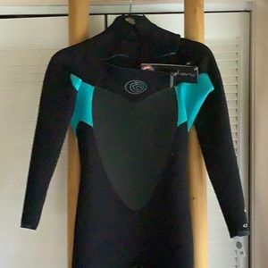 BNWT Rip Curl 4.3 Flash Bomb Wetsuit 8T